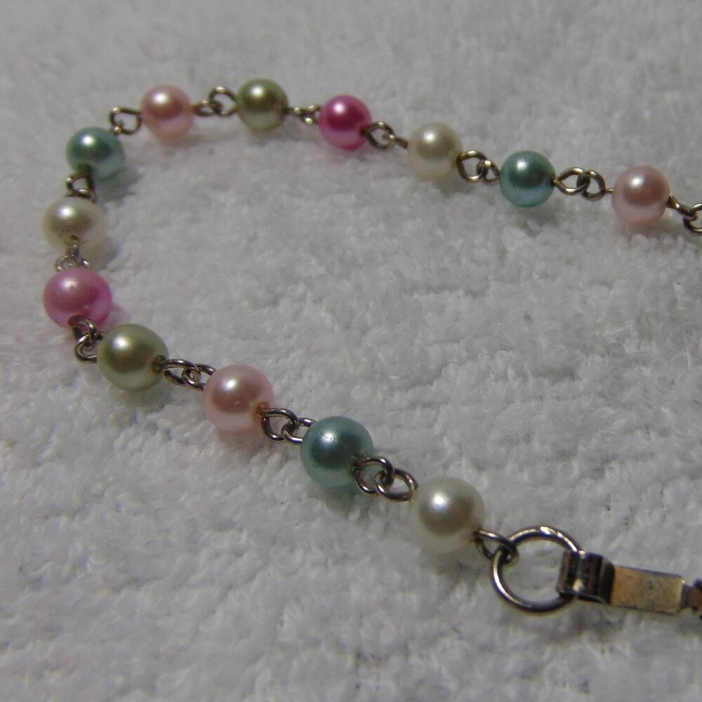 Vintage multicolor beaded bracelet, 7 inches long